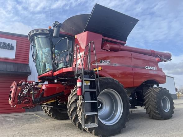 Image of Case IH 8250 equipment image 1