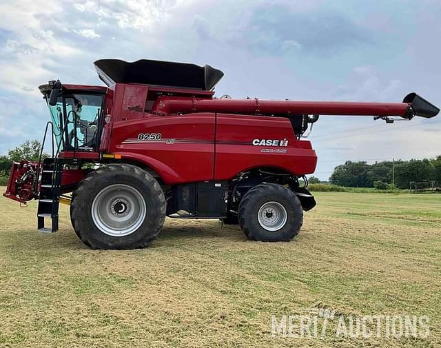 Image of Case IH 8250 equipment image 1