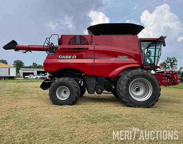 Image of Case IH 8250 equipment image 4