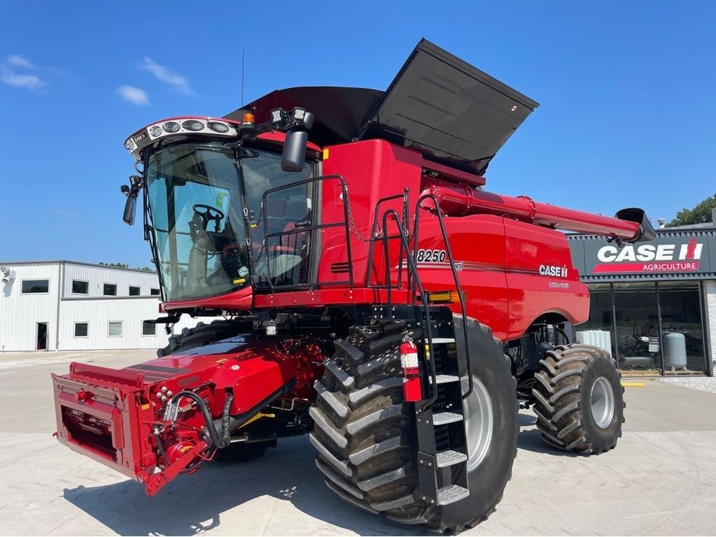 2022 Case IH 8250 Equipment Image0