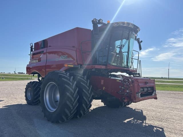 Image of Case IH 8250 equipment image 1