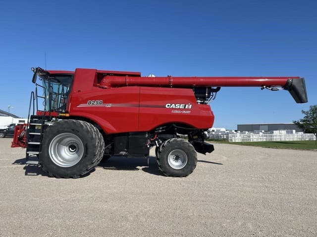 Image of Case IH 8250 equipment image 3