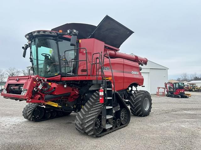 Image of Case IH 8250 equipment image 4