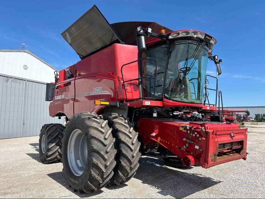2022 Case IH 8250 Equipment Image0