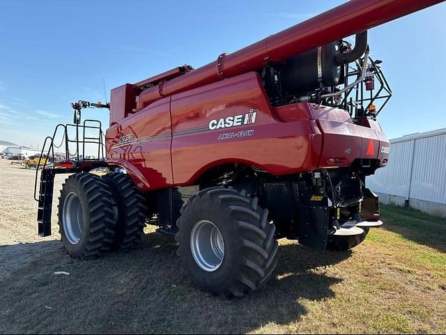 Image of Case IH 8250 equipment image 2