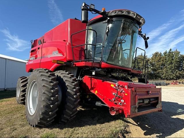 Image of Case IH 8250 equipment image 1