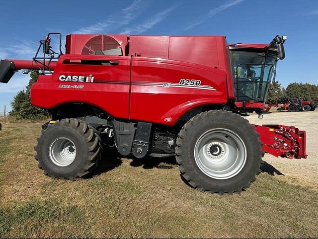 Image of Case IH 8250 equipment image 3