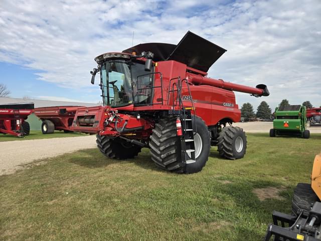 Image of Case IH 8250 equipment image 1