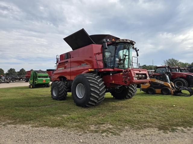 Image of Case IH 8250 equipment image 3