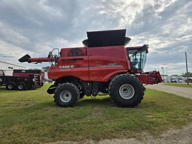 Image of Case IH 8250 equipment image 4