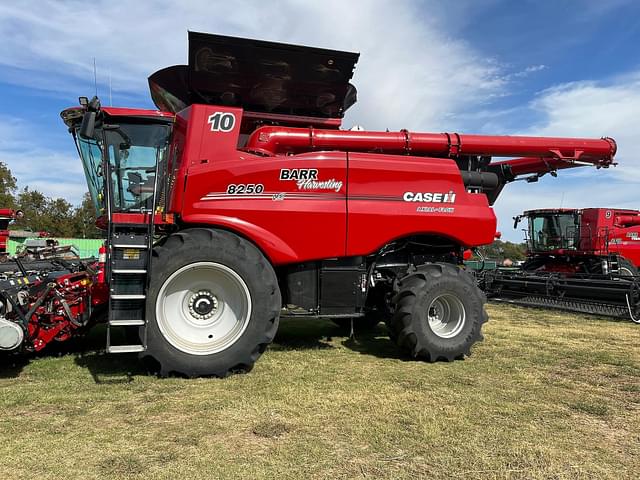 Image of Case IH 8250 equipment image 4