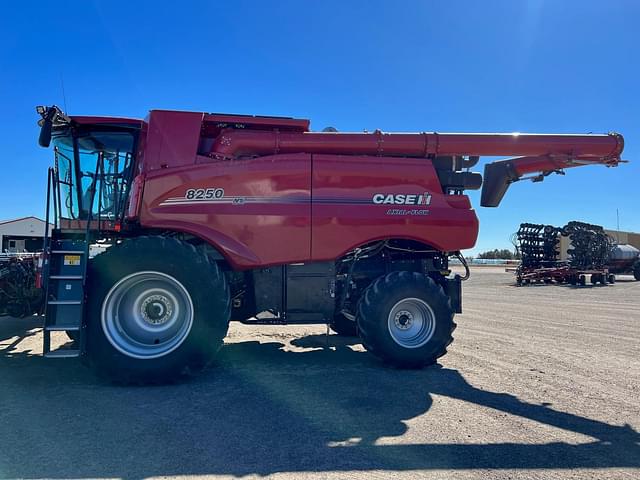 Image of Case IH 8250 equipment image 1