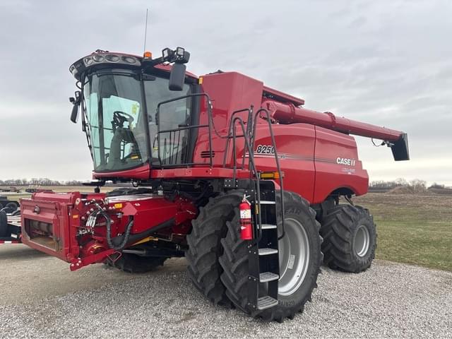 Image of Case IH 8250 equipment image 1