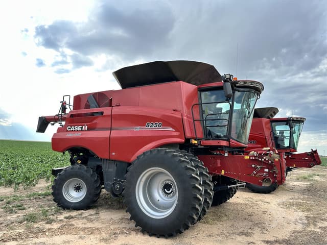 Image of Case IH 8250 equipment image 2
