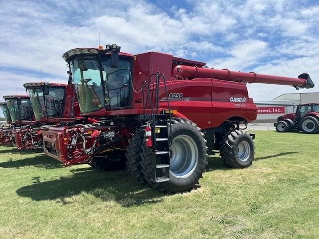 Image of Case IH 8250 equipment image 3