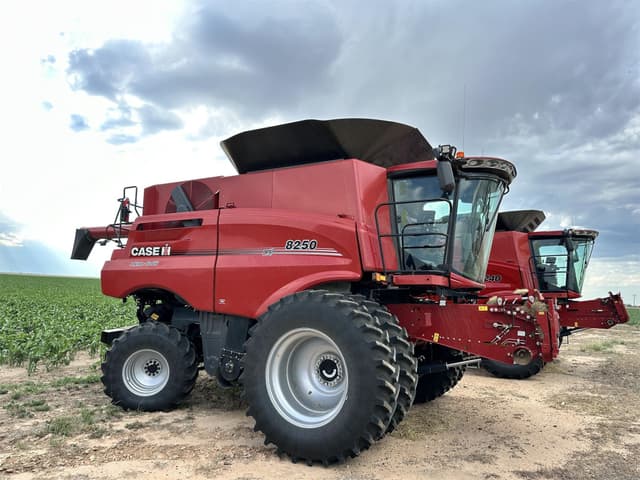Image of Case IH 8250 equipment image 2