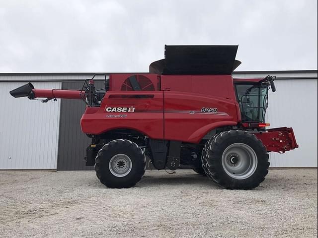 Image of Case IH 8250 equipment image 1