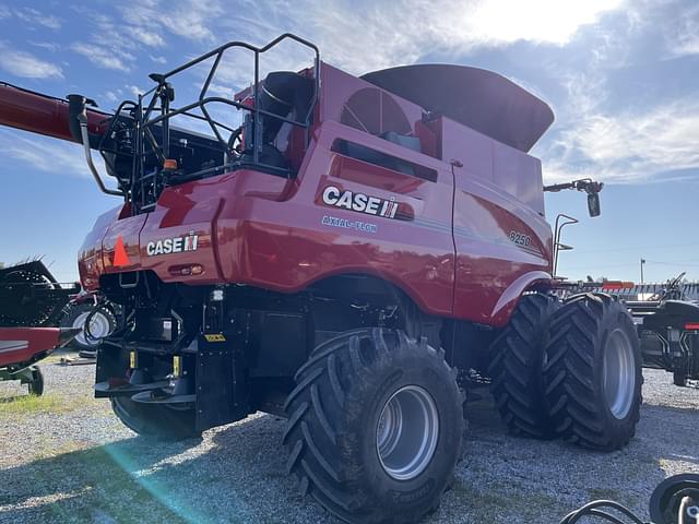 Image of Case IH 8250 equipment image 2