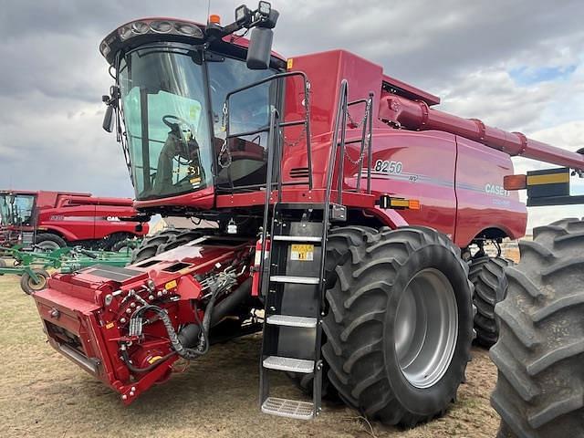 Image of Case IH 8250 equipment image 1