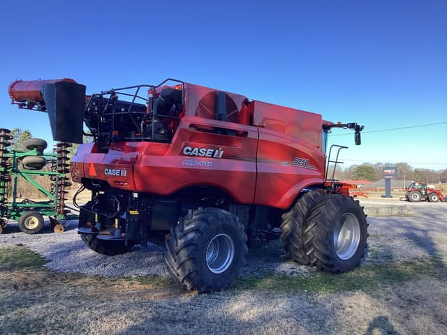 Image of Case IH 8250 equipment image 2