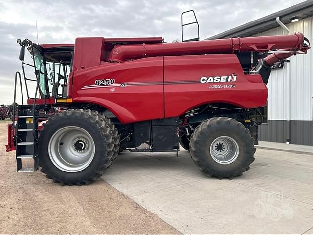 Image of Case IH 8250 equipment image 1