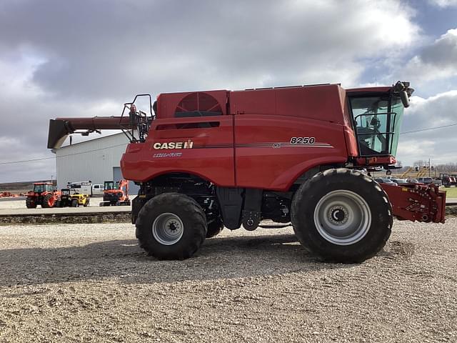 Image of Case IH 8250 equipment image 1