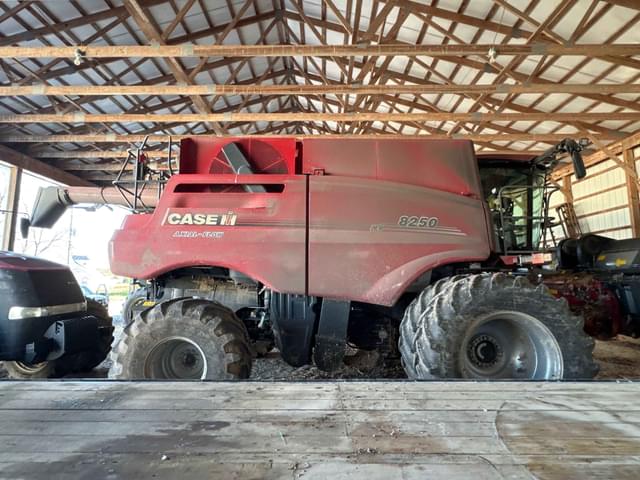 Image of Case IH 8250 equipment image 1