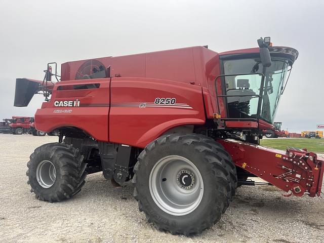 Image of Case IH 8250 equipment image 1