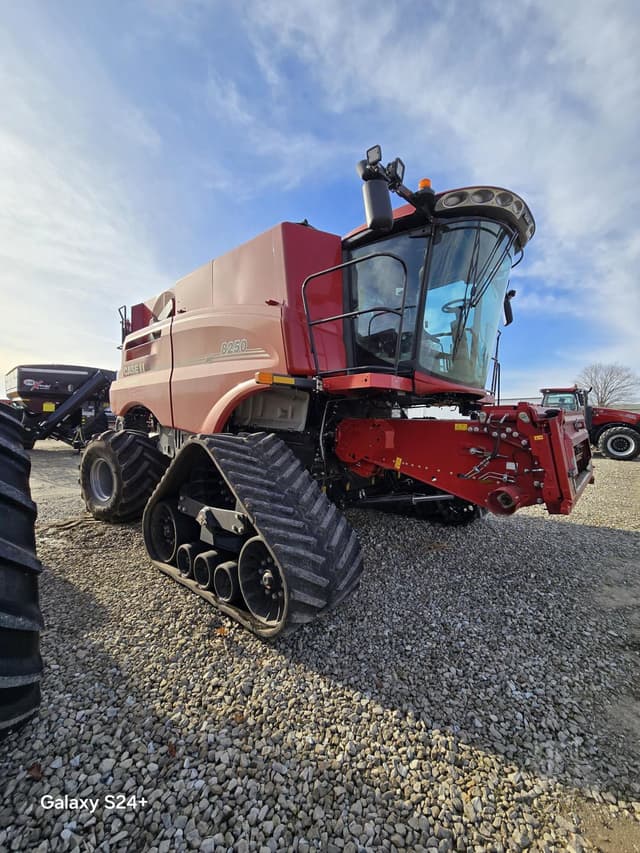 Image of Case IH 8250 equipment image 1