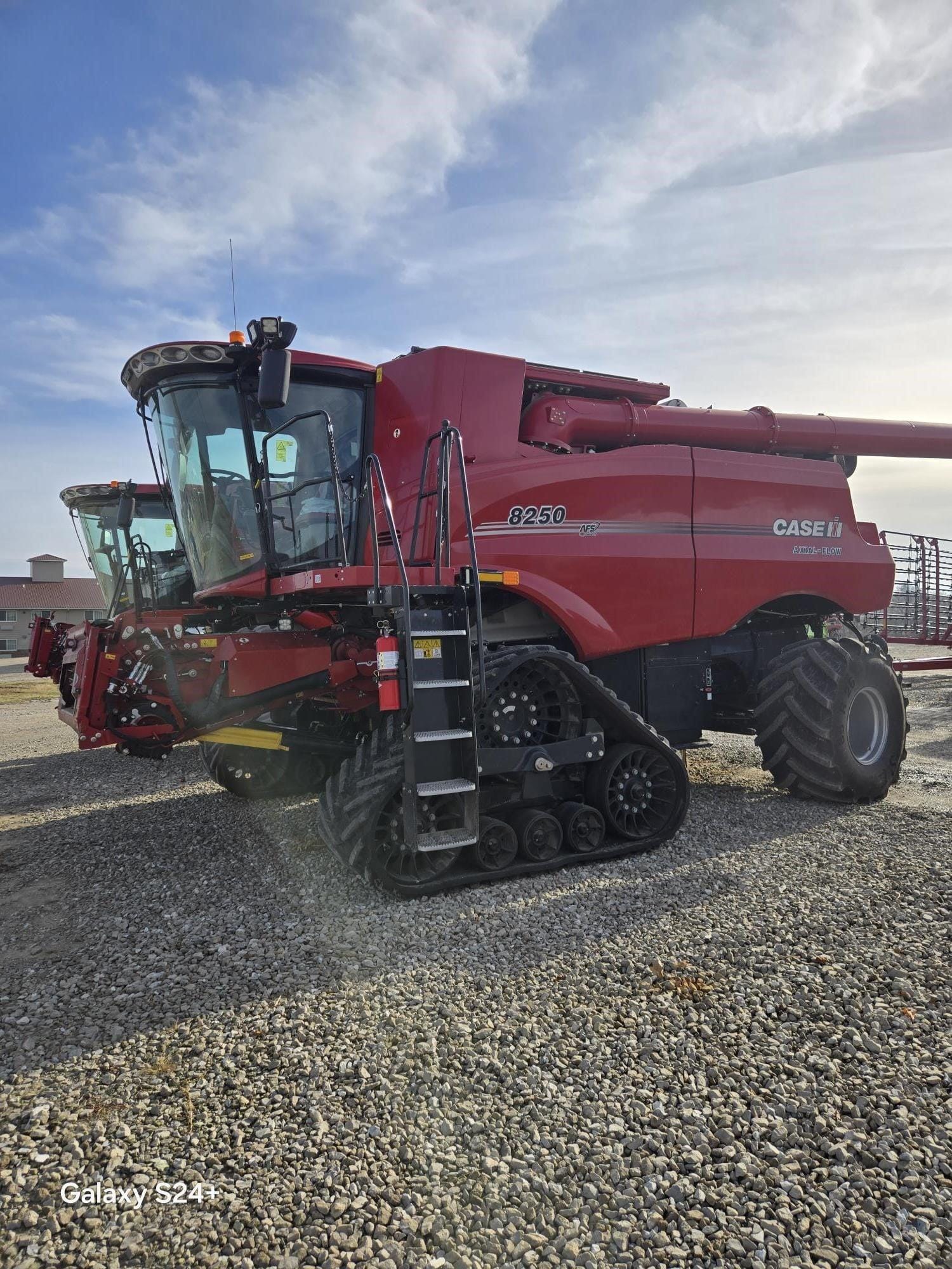 2022 Case IH 8250 Equipment Image0