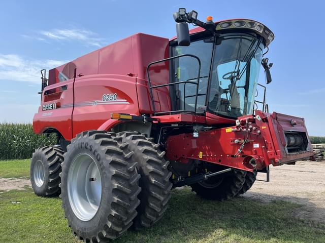Image of Case IH 8250 equipment image 1