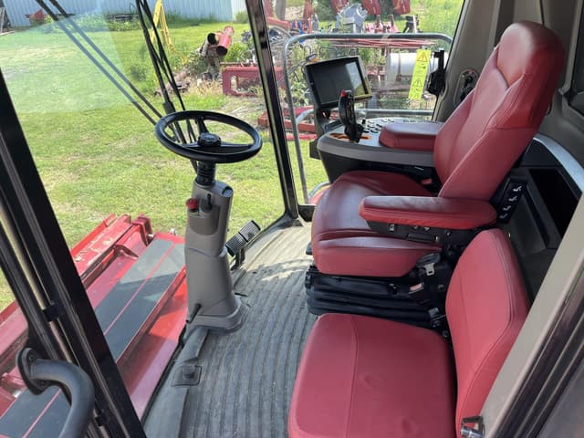 Image of Case IH 8250 equipment image 4