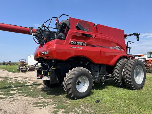 Image of Case IH 8250 equipment image 2