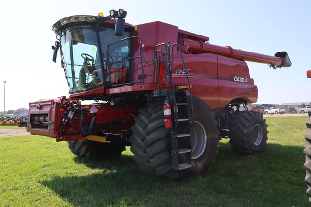 Image of Case IH 8250 equipment image 2