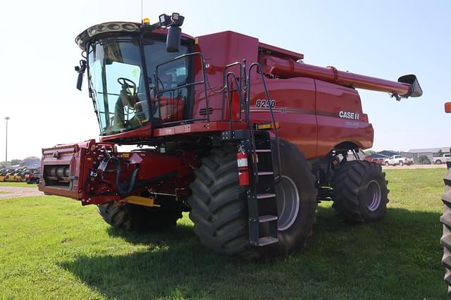Image of Case IH 8250 equipment image 2