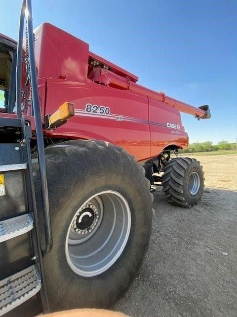Image of Case IH 8250 equipment image 4
