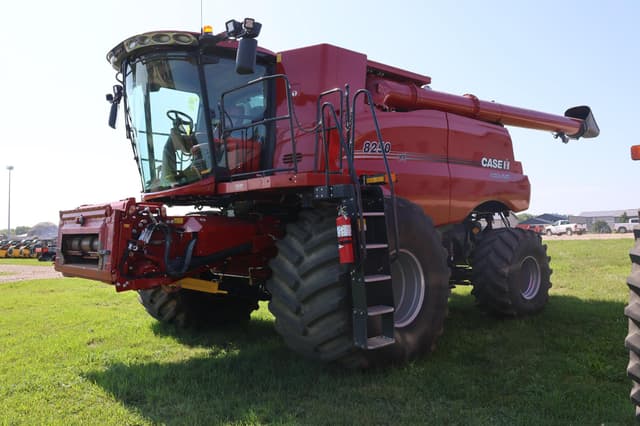 Image of Case IH 8250 equipment image 3