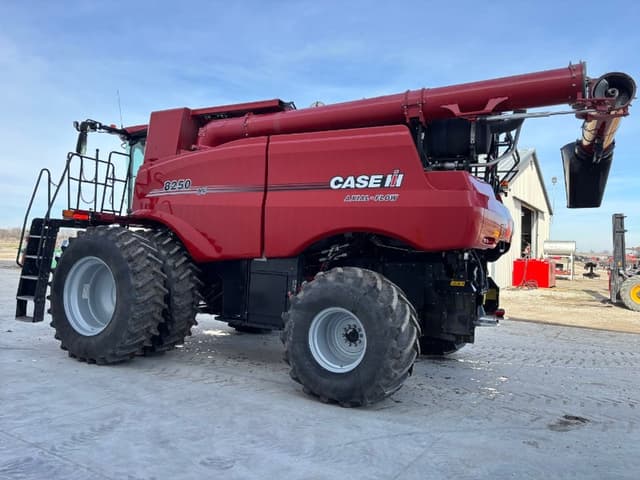 Image of Case IH 8250 equipment image 4