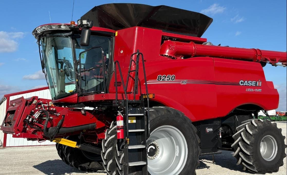 Main image Case IH 8250