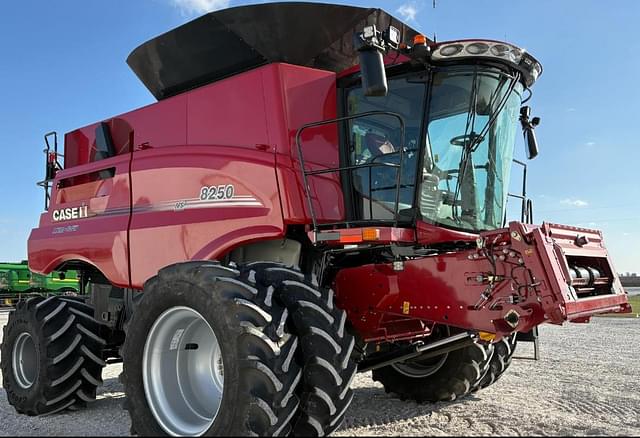 Image of Case IH 8250 equipment image 1