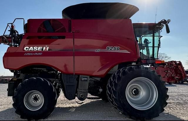 Image of Case IH 8250 equipment image 3