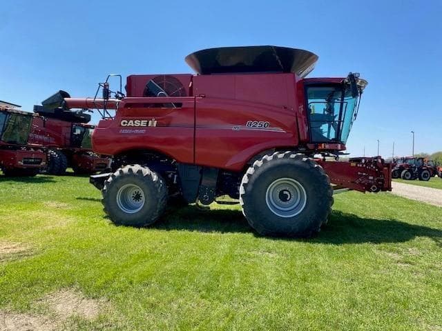Image of Case IH 8250 equipment image 1