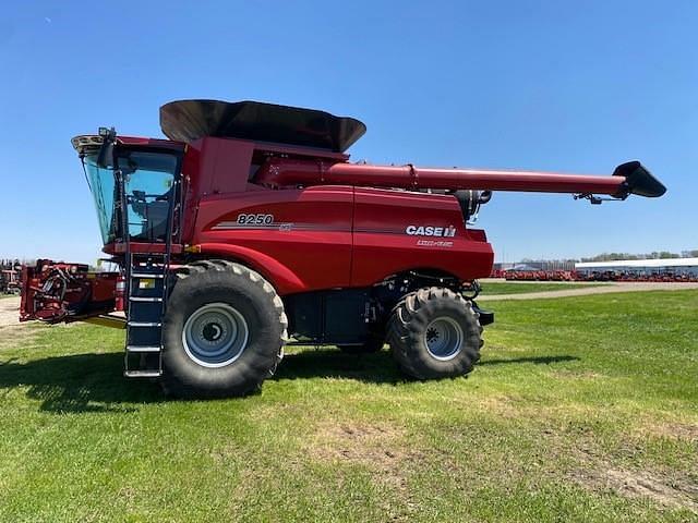 Image of Case IH 8250 equipment image 4