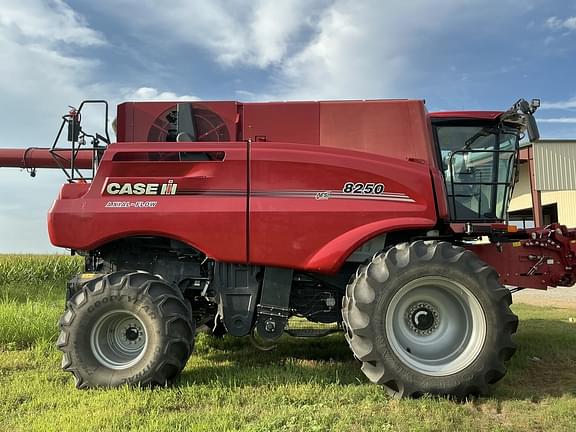 Image of Case IH 8250 equipment image 3