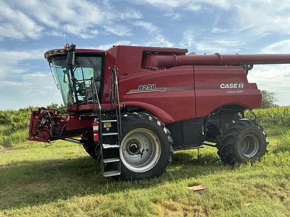 Image of Case IH 8250 equipment image 4