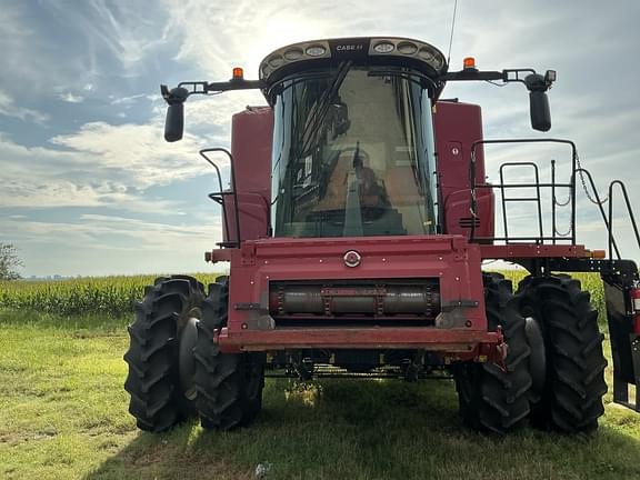 Image of Case IH 8250 equipment image 1