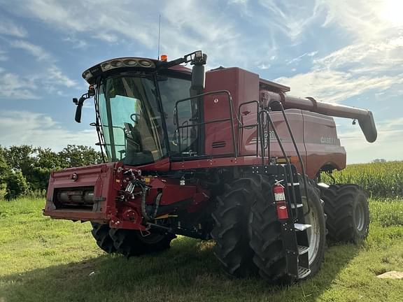 Image of Case IH 8250 equipment image 2
