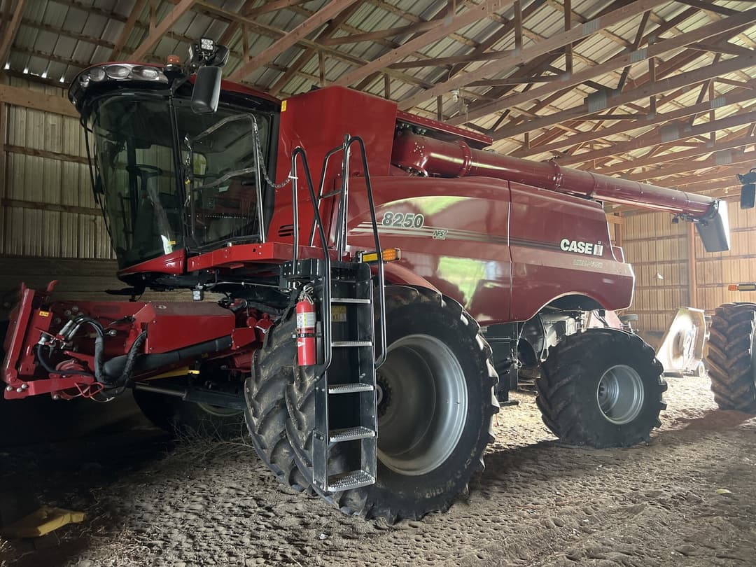 Image of Case IH 8250 Image 0