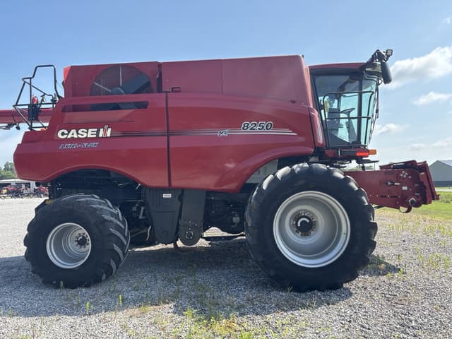 Image of Case IH 8250 equipment image 1