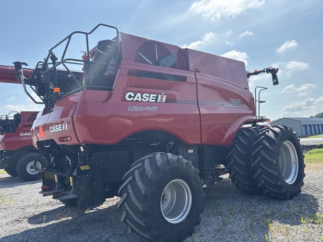 Image of Case IH 8250 equipment image 2